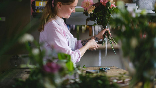 How to Arrange Flowers Like a Florist